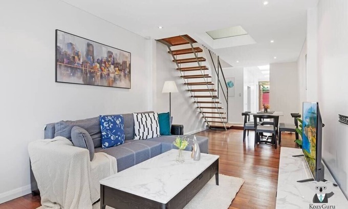 Redfern Casa | KozyGuru | Redfern | 2 Bed terrace | Free Parking