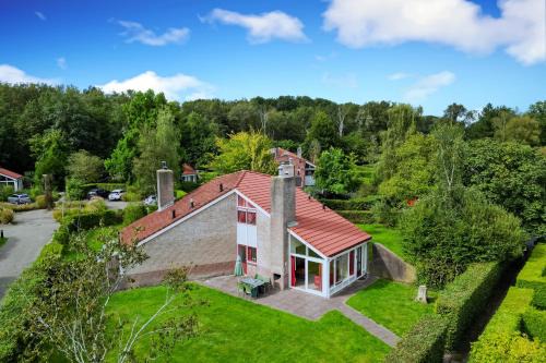 Zwiggelte Casa | Kraanvogel I Fraaie bungalow met mooie grote tuin