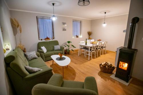 Cacinci Casa | Krijesnica