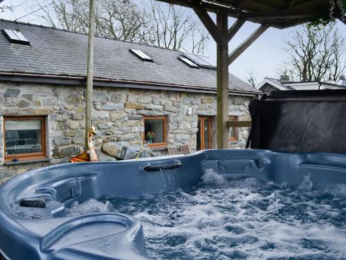 Criccieth Casa | Kris Kin