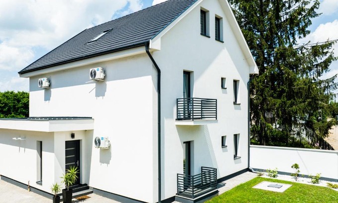 Ujfeherto Apartamento | Kriszta Deluxe Vendégház