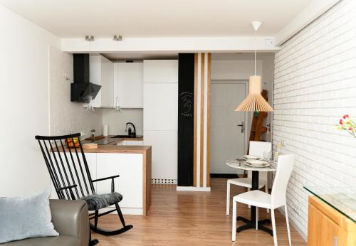 gmina Parzeczew Apartamento | Krynica Apartamenty - Apartament typu studio Źródlana