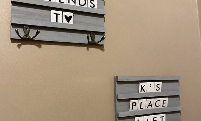 Chanute Cama Y Desayuno | K’s Place Loft-Downtown and above a Beautiful Restaurant & Bar