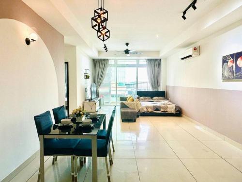 Taman Century Apartamento | KSL City Mall 6pax with 55” TV & Netflix@2CarPark