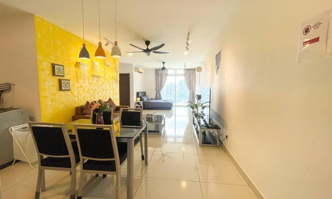 Taman Century Apartamento | KSL Mall 8-12 pax, 65 inc TV Nflix ,HBO , Bathtub High floor