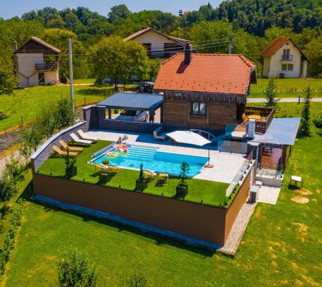 Cazma Casa | Kuća za odmor Vida s grijanim bazenom