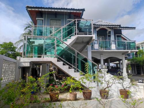 Kampung Kedawang Hotel | Ku's Roomstay 2