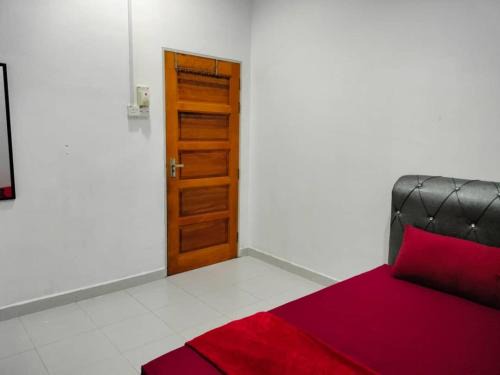Kampung Gong Pipit Casa | KUALA TERENGGANU GUESTHOUSE-FREE WIFI-NEAR NASI DAGANG ATAS ToL-UNIT A-1 BILIK AIRCOND 2 BILIK KIPAS
