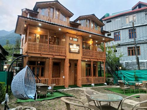 Ghiyagi Casa | Kudhal Home Stay