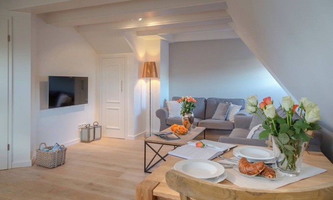 Tinnum Apartamento | Kükeltje - your favorite little retreat under thatch in Tinnum.