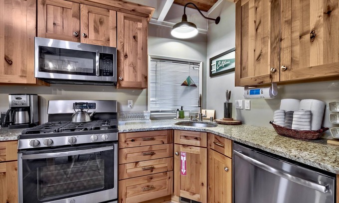 Pioneer Trail Casa | Kulow Comfy Cabin 3BR, 2BA