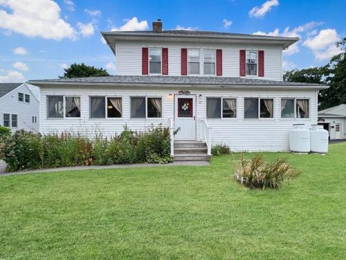 York Beach Casa | Kurtz Cottage - Y856 Brought to you by GetAway Vacations