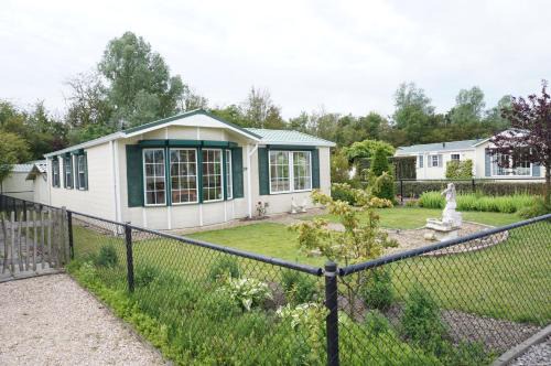 Groede Chalet De Esquí | Kustverhuur, Groede, Paarlhof 29