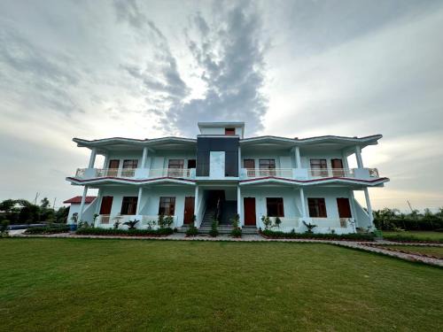 Bail Parao Complejo | Kuyal Corbett Resort