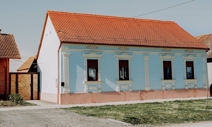 Zupanja Casa | Kuzmanovi Dvori in Stitar
