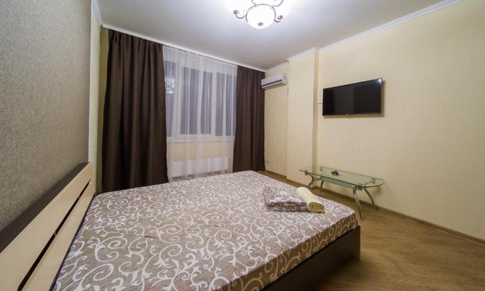 Obolon' Apartamento | Kvartirkoff na Bogatirskaya 6a, 2 floor