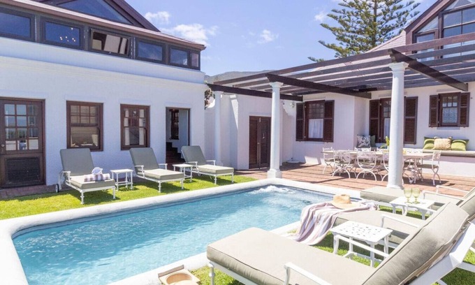 Fernkloof Villa | Kwaaiwater Heritage House | Luxury Coastal Villa in Hermanus
