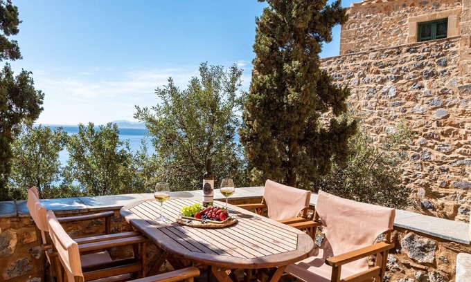 Monemvasia Casa | Kyklamino Castlehouse