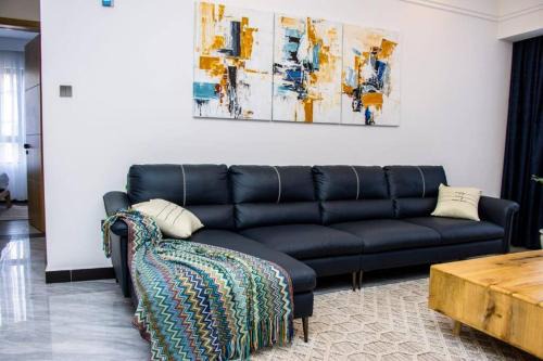 Kilimani Apartamento | Kyllan Homes - 2brm- near Yaya Center (Staroot)