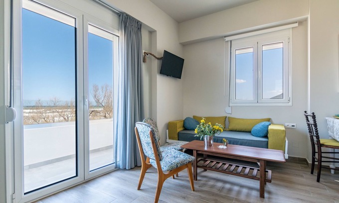 Filaki Casa | Kyma seaside Apartment 1, Episkopi beach Rethymno