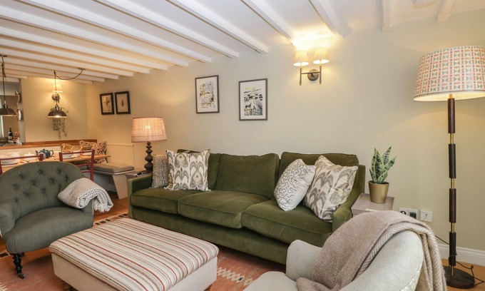Ilmington Cabaña | KYTE COTTAGE, pet friendly, with open fire in Ilmington
