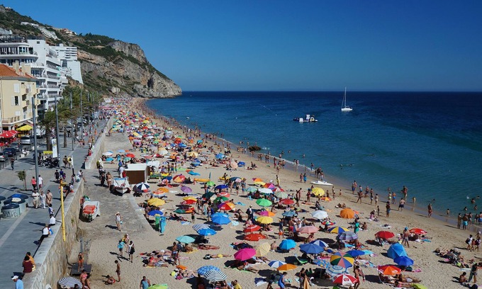 Sesimbra Cama Y Desayuno | Lá em Cima