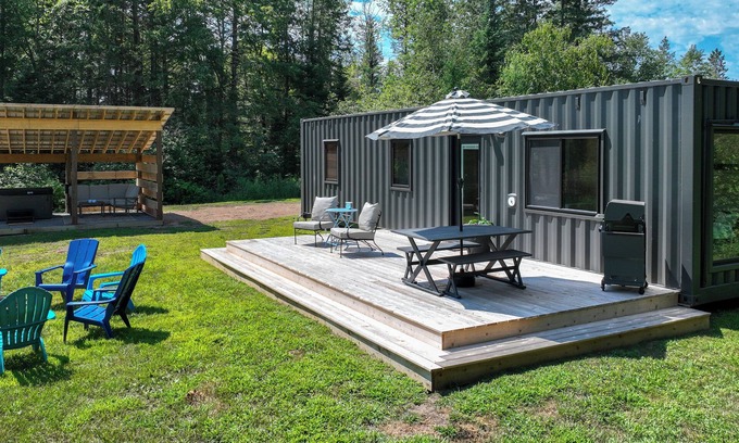 Shell Lake Casa | Långhus at Midgard Farms w/Hot Tub!