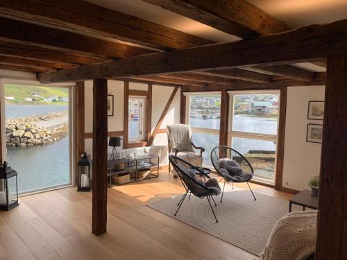 Sorvagur Apartamento | Løðupakkhúsið - Historical Warehouse - Mid Floor
