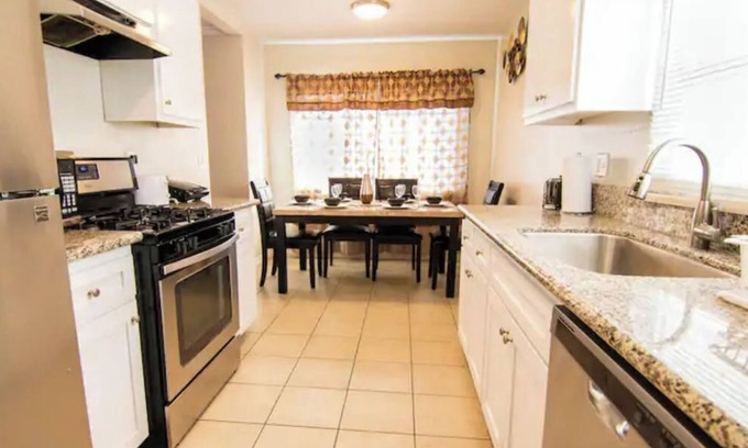 Azusa Casa | L.A. County CanyonCity AzusaHome