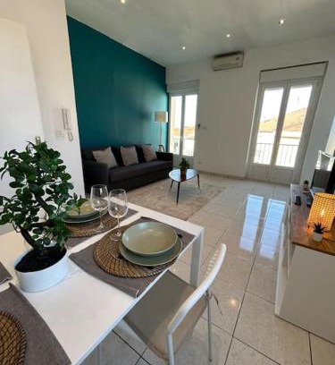 Beziers Apartamento | L'alberto-Appartement centre ville Beziers- Wifi -Balcon -Clim