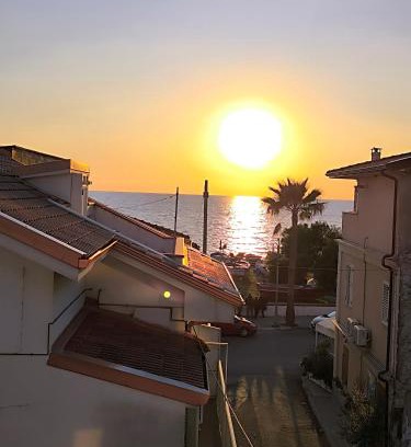 Nicotera Marina Apartamento | L'Angolo sul mare