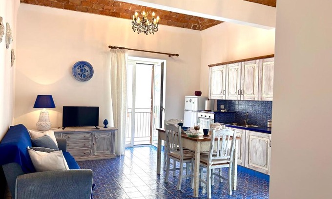 Santo Stefano di Camastra Apartamento | L'Antico Palazzo