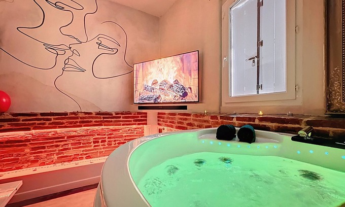 Belberaud Apartamento | L'Antre vue - jacuzzi at the château