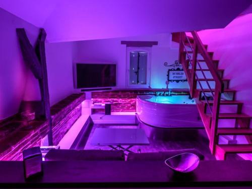 Belberaud Apartamento | L'Antre vue - jacuzzi au château