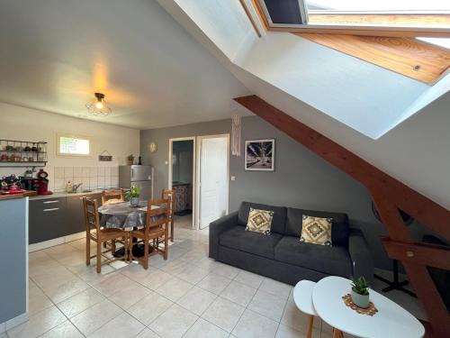 Miroir - Batignolles Apartamento | L'Arbre de Vy - T2 42m2 indépendant, 5 pers, garage, proche Gare