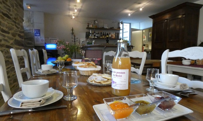 Bagnols-les-Bains Cama Y Desayuno | L'Atelier S