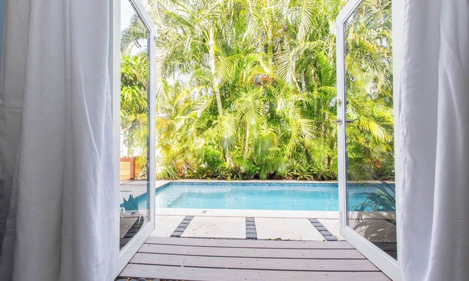 White St. Gallery Casa | L'Attitude Adjustment | 3 Bed, 2 Bath with pool in Key West