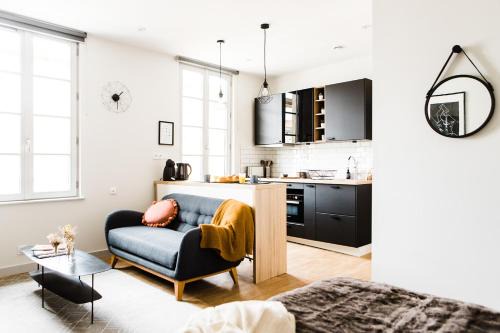 Fontenay-le-Comte Apartamento | L'audacieux Studio lumineux rénové et équipé en centre ville