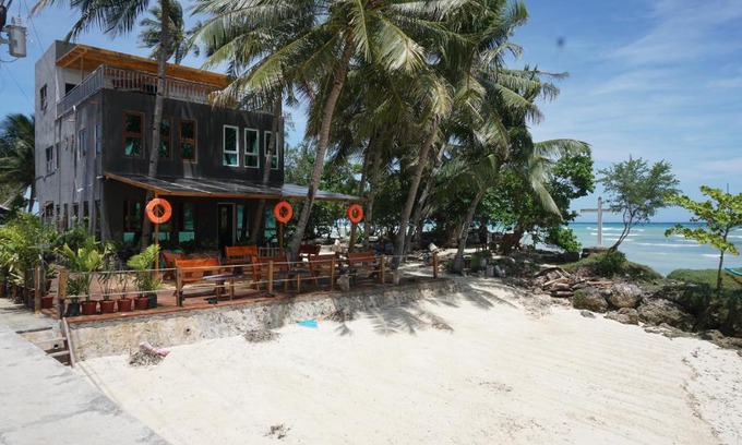 San Juan Casa | L Cafe Restobar & Lyn's Guest House