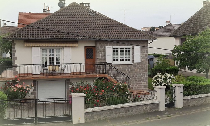 Aurillac Casa | L'Enclos des Lys STUDIO