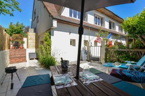 Creully Apartamento | L'Escapade de Creully - Appt 2p avec grande terrasse