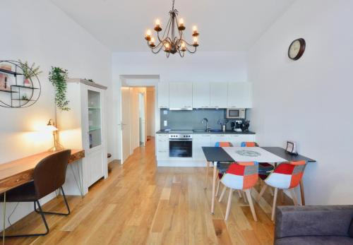 Ottakring Apartamento | L&G's Apartment - Balcony - Close to Car Park