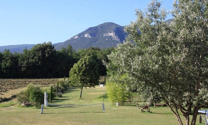 Rustrel Casa | The Iguana of the lodgings at the foot of the Colorado Provençal