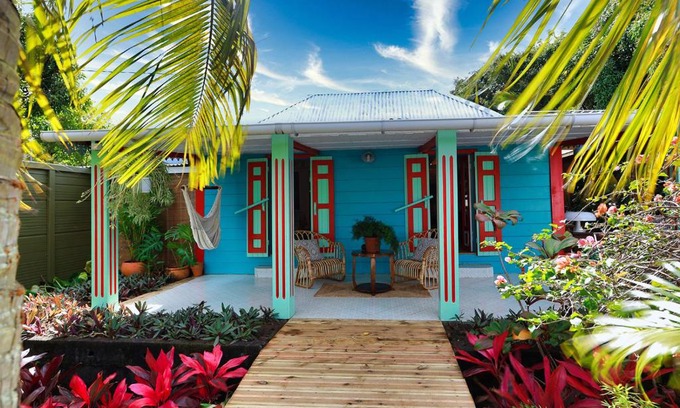 Basse Vallee Casa | L'incroyable maison de Mamie MECHANT