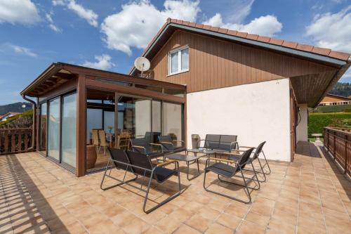 Ramonchamp Casa | L'intemporel - Grand Jardin avec Piscine