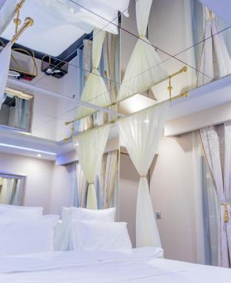 Cayenne Apartamento | L'interdit Love Room - Miroir au plafond 2x2m