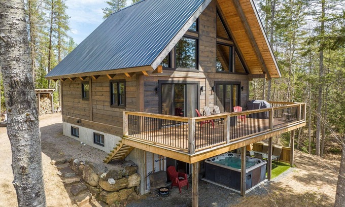 Mauricie Casa | L'Inukshuk - Chalet en bois ave Spa