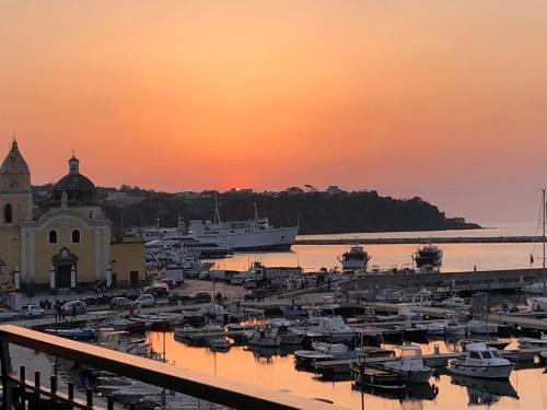 Procida Cama Y Desayuno | L'Isola Del Postino Rooms