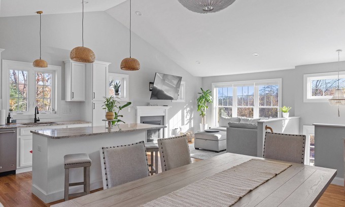Saunderstown Casa | L new house in South Kingstown