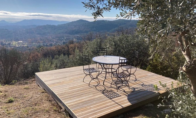 Seillans Apartamento | L'Olivaie - Calm, comfort and breathtaking views